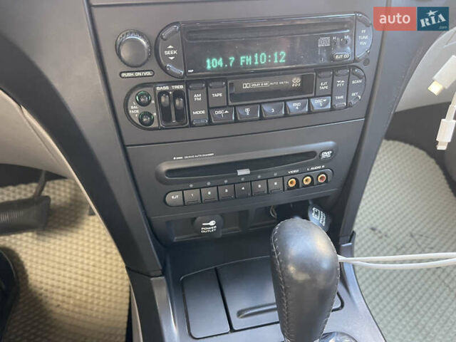 Серый Крайслер Пасифик, объемом двигателя 3.5 л и пробегом 300 тыс. км за 6200 $, фото 17 на Automoto.ua