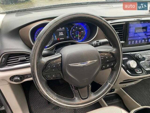 Сірий Крайслер Pacifica, об'ємом двигуна 3.6 л та пробігом 199 тис. км за 13400 $, фото 13 на Automoto.ua