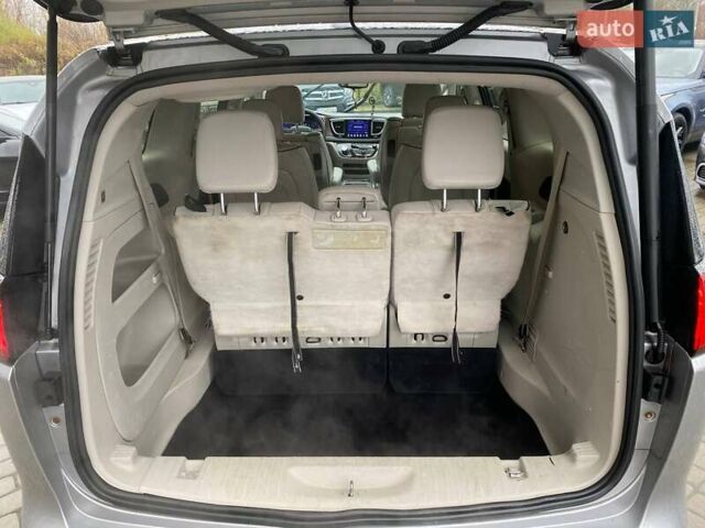 Сірий Крайслер Pacifica, об'ємом двигуна 3.6 л та пробігом 199 тис. км за 13400 $, фото 25 на Automoto.ua