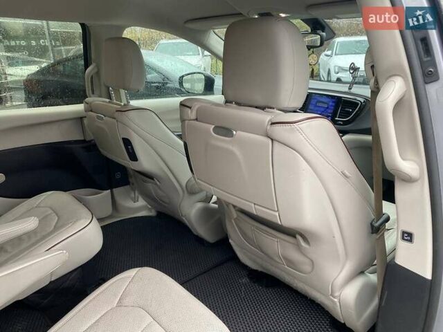 Сірий Крайслер Pacifica, об'ємом двигуна 3.6 л та пробігом 199 тис. км за 13400 $, фото 22 на Automoto.ua