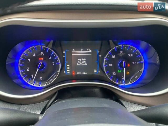 Сірий Крайслер Pacifica, об'ємом двигуна 3.6 л та пробігом 199 тис. км за 13400 $, фото 14 на Automoto.ua