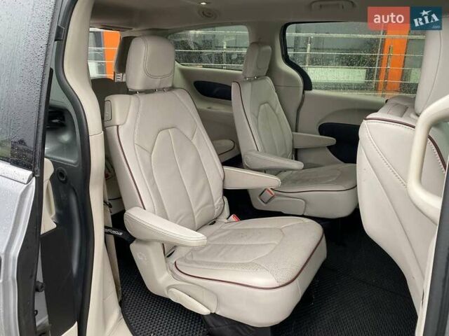 Сірий Крайслер Pacifica, об'ємом двигуна 3.6 л та пробігом 199 тис. км за 13400 $, фото 21 на Automoto.ua