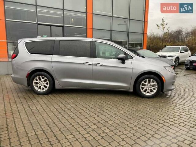 Сірий Крайслер Pacifica, об'ємом двигуна 3.6 л та пробігом 199 тис. км за 13400 $, фото 7 на Automoto.ua