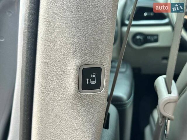 Серый Крайслер Пасифик, объемом двигателя 3.61 л и пробегом 156 тыс. км за 22990 $, фото 44 на Automoto.ua