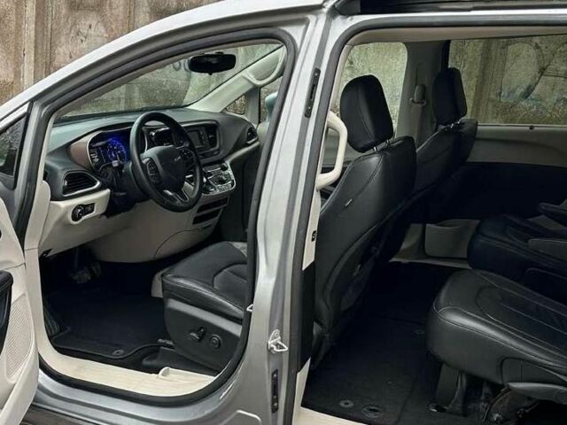 Серый Крайслер Пасифик, объемом двигателя 0 л и пробегом 167 тыс. км за 10700 $, фото 8 на Automoto.ua