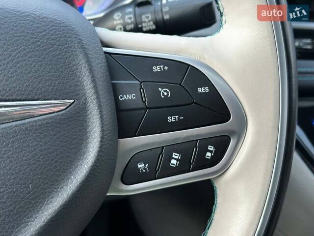 Крайслер Пасифик 2017 в Киеве на Automoto.ua Серый Крайслер Пасифик, объемом двигателя 3.61 л и пробегом 156 тыс. км за 23990 $, фото 24 на Automoto.ua