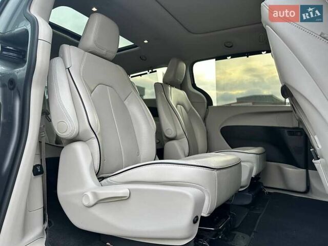 Серый Крайслер Пасифик, объемом двигателя 3.61 л и пробегом 156 тыс. км за 22990 $, фото 50 на Automoto.ua