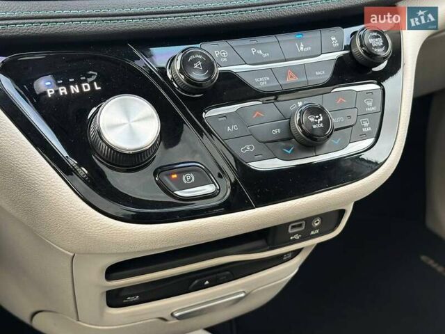 Серый Крайслер Пасифик, объемом двигателя 3.61 л и пробегом 156 тыс. км за 22990 $, фото 24 на Automoto.ua