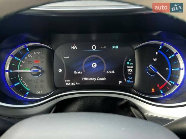 Крайслер Пасифик 2017 в Киеве на Automoto.ua Серый Крайслер Пасифик, объемом двигателя 3.61 л и пробегом 156 тыс. км за 23990 $, фото 26 на Automoto.ua