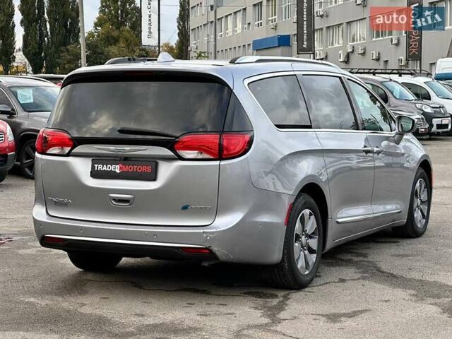Крайслер Пасифик 2017 в Киеве на Automoto.ua Серый Крайслер Пасифик, объемом двигателя 3.61 л и пробегом 156 тыс. км за 23990 $, фото 12 на Automoto.ua
