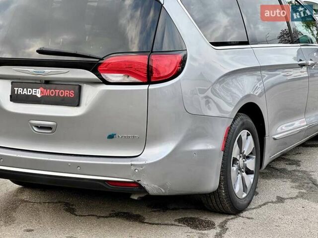Крайслер Пасифик 2017 в Киеве на Automoto.ua Серый Крайслер Пасифик, объемом двигателя 3.61 л и пробегом 156 тыс. км за 23990 $, фото 11 на Automoto.ua