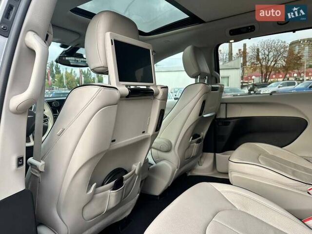 Серый Крайслер Пасифик, объемом двигателя 3.61 л и пробегом 156 тыс. км за 22990 $, фото 40 на Automoto.ua