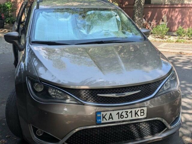 Сірий Крайслер Pacifica, об'ємом двигуна 3.61 л та пробігом 164 тис. км за 23500 $, фото 5 на Automoto.ua