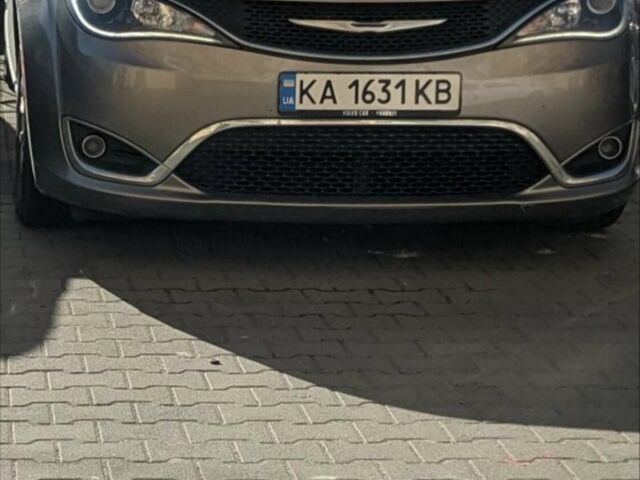 Сірий Крайслер Pacifica, об'ємом двигуна 3.61 л та пробігом 164 тис. км за 23500 $, фото 6 на Automoto.ua