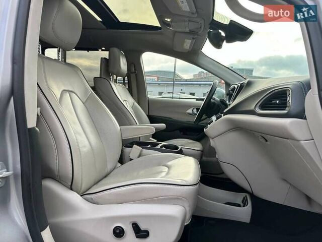 Серый Крайслер Пасифик, объемом двигателя 3.61 л и пробегом 156 тыс. км за 22990 $, фото 54 на Automoto.ua