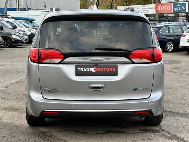 Серый Крайслер Пасифик, объемом двигателя 3.61 л и пробегом 156 тыс. км за 22990 $, фото 13 на Automoto.ua