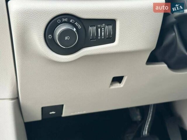 Сірий Крайслер Pacifica, об'ємом двигуна 3.61 л та пробігом 156 тис. км за 24390 $, фото 22 на Automoto.ua