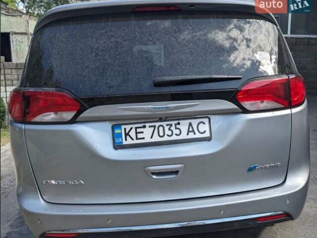 Сірий Крайслер Pacifica, об'ємом двигуна 3.6 л та пробігом 81 тис. км за 20400 $, фото 64 на Automoto.ua