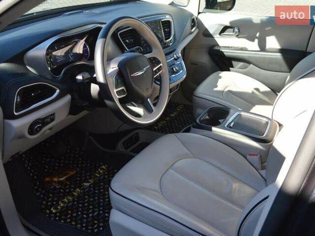 Серый Крайслер Пасифик, объемом двигателя 3.6 л и пробегом 43 тыс. км за 28500 $, фото 21 на Automoto.ua