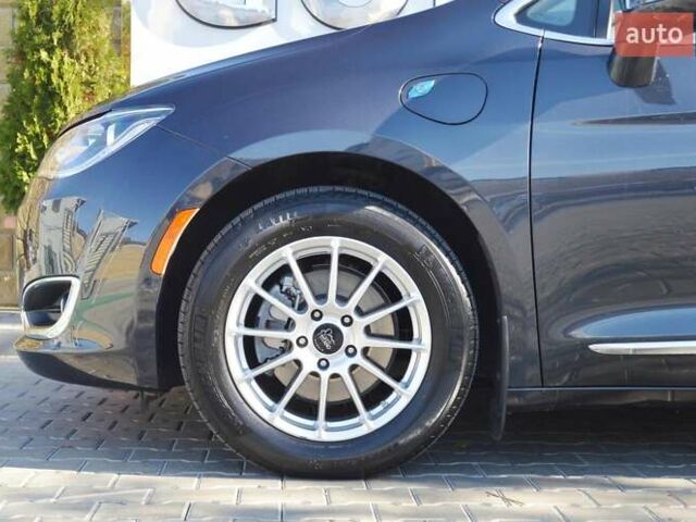 Серый Крайслер Пасифик, объемом двигателя 3.6 л и пробегом 43 тыс. км за 28500 $, фото 7 на Automoto.ua