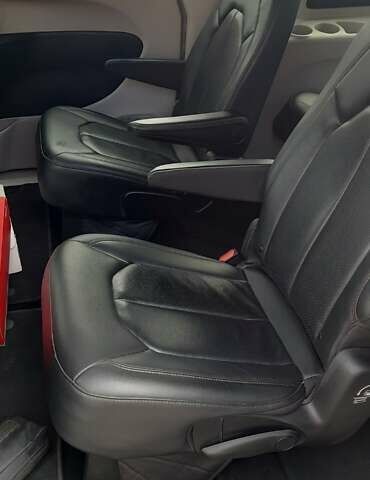 Серый Крайслер Пасифик, объемом двигателя 3.61 л и пробегом 90 тыс. км за 18800 $, фото 8 на Automoto.ua