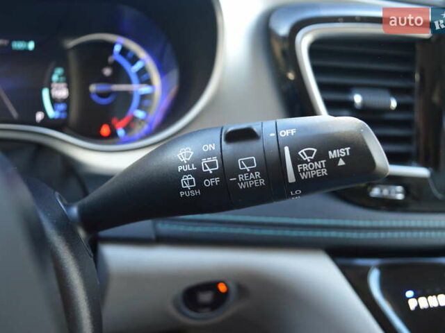 Серый Крайслер Пасифик, объемом двигателя 3.6 л и пробегом 43 тыс. км за 28500 $, фото 29 на Automoto.ua