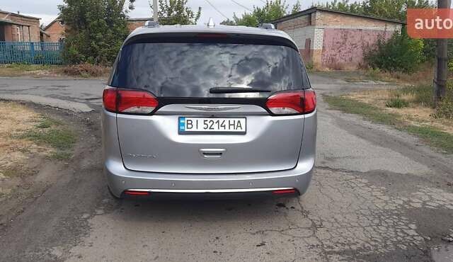 Сірий Крайслер Pacifica, об'ємом двигуна 3.61 л та пробігом 90 тис. км за 18600 $, фото 3 на Automoto.ua