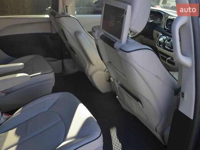 Серый Крайслер Пасифик, объемом двигателя 3.6 л и пробегом 43 тыс. км за 28500 $, фото 44 на Automoto.ua