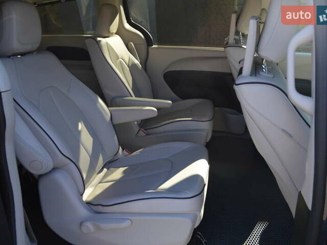 Серый Крайслер Пасифик, объемом двигателя 3.6 л и пробегом 43 тыс. км за 28500 $, фото 43 на Automoto.ua