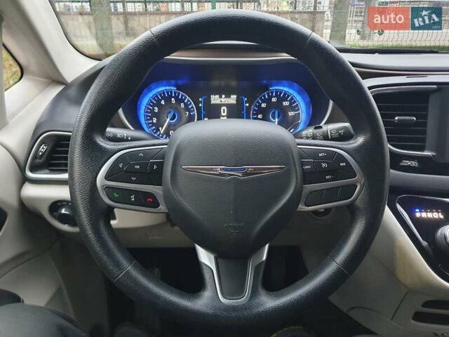 Сірий Крайслер Pacifica, об'ємом двигуна 3.6 л та пробігом 135 тис. км за 17999 $, фото 52 на Automoto.ua