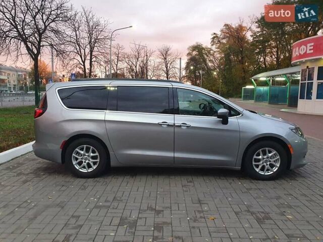 Сірий Крайслер Pacifica, об'ємом двигуна 3.6 л та пробігом 135 тис. км за 17999 $, фото 13 на Automoto.ua