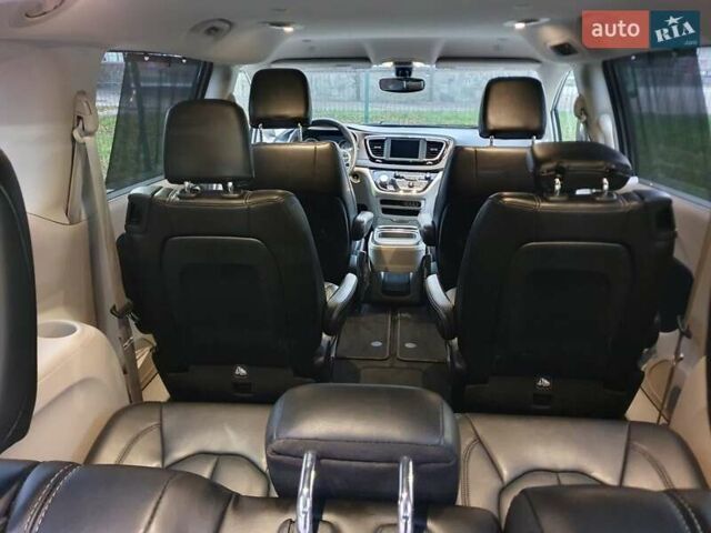 Сірий Крайслер Pacifica, об'ємом двигуна 3.6 л та пробігом 135 тис. км за 17999 $, фото 35 на Automoto.ua