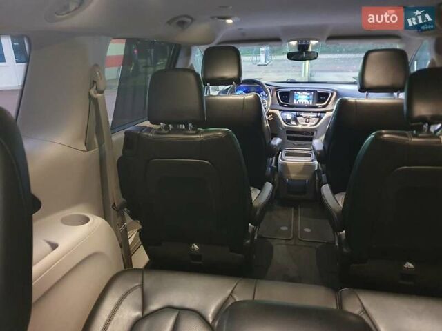 Сірий Крайслер Pacifica, об'ємом двигуна 3.6 л та пробігом 135 тис. км за 17999 $, фото 37 на Automoto.ua