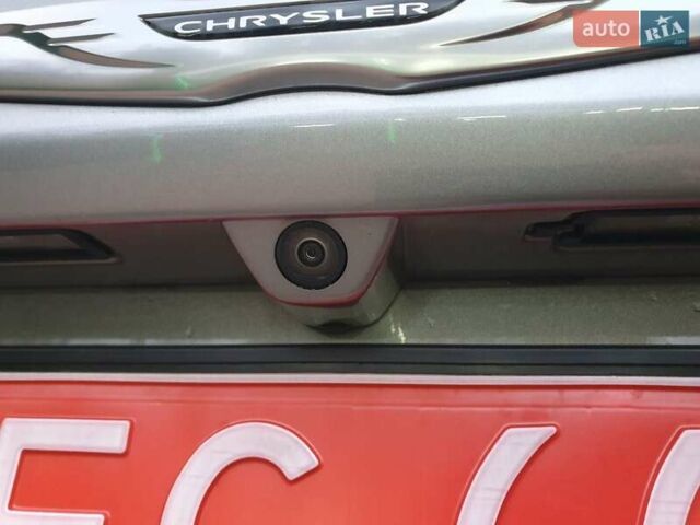 Сірий Крайслер Pacifica, об'ємом двигуна 3.6 л та пробігом 135 тис. км за 17999 $, фото 25 на Automoto.ua