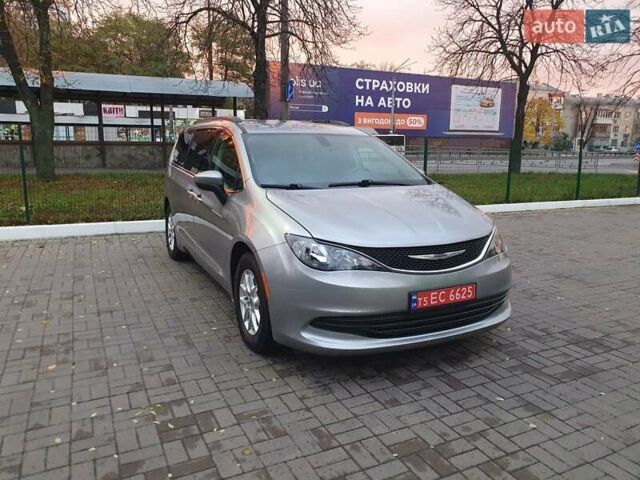 Сірий Крайслер Pacifica, об'ємом двигуна 3.6 л та пробігом 135 тис. км за 17999 $, фото 17 на Automoto.ua