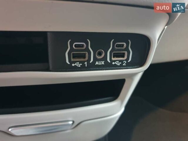 Сірий Крайслер Pacifica, об'ємом двигуна 3.6 л та пробігом 135 тис. км за 17999 $, фото 58 на Automoto.ua