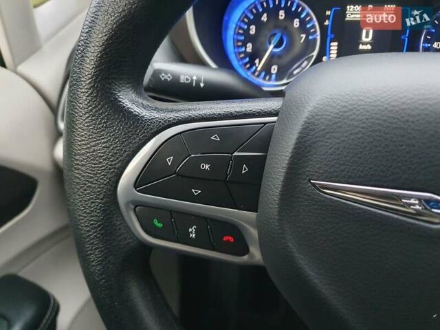 Сірий Крайслер Pacifica, об'ємом двигуна 3.6 л та пробігом 135 тис. км за 17999 $, фото 53 на Automoto.ua