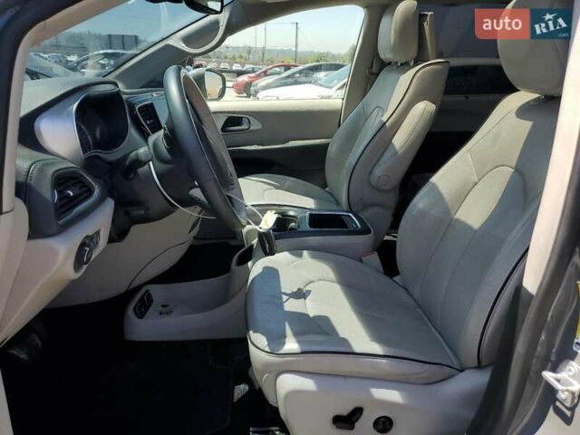 Сірий Крайслер Pacifica, об'ємом двигуна 3.6 л та пробігом 63 тис. км за 5900 $, фото 5 на Automoto.ua