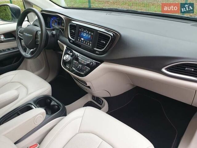 Серый Крайслер Пасифик, объемом двигателя 3.6 л и пробегом 85 тыс. км за 18999 $, фото 32 на Automoto.ua