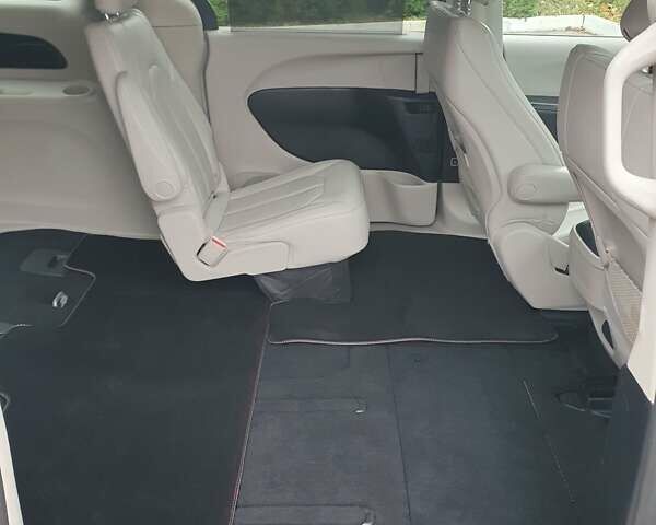 Серый Крайслер Пасифик, объемом двигателя 3.6 л и пробегом 85 тыс. км за 18999 $, фото 46 на Automoto.ua