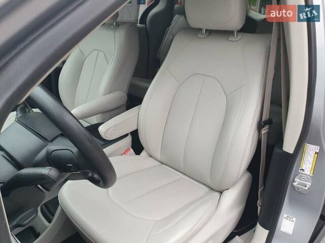 Серый Крайслер Пасифик, объемом двигателя 3.6 л и пробегом 85 тыс. км за 18999 $, фото 35 на Automoto.ua