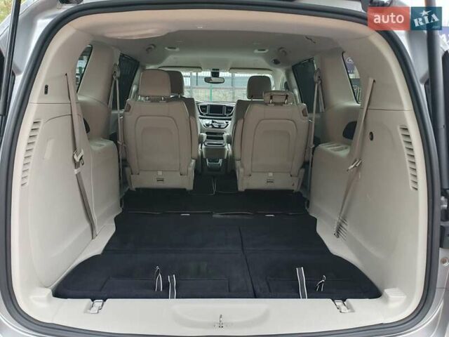 Серый Крайслер Пасифик, объемом двигателя 3.6 л и пробегом 85 тыс. км за 18999 $, фото 53 на Automoto.ua