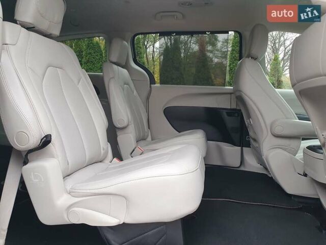 Серый Крайслер Пасифик, объемом двигателя 3.6 л и пробегом 85 тыс. км за 18999 $, фото 43 на Automoto.ua