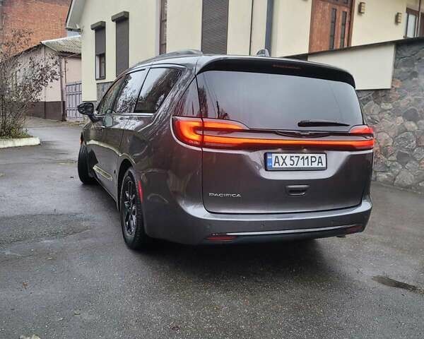 Сірий Крайслер Pacifica, об'ємом двигуна 3.6 л та пробігом 60 тис. км за 31000 $, фото 14 на Automoto.ua