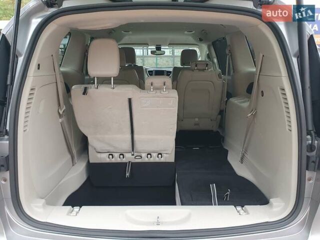 Серый Крайслер Пасифик, объемом двигателя 3.6 л и пробегом 85 тыс. км за 18999 $, фото 52 на Automoto.ua