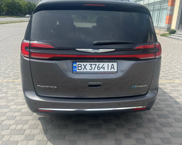 Сірий Крайслер Pacifica, об'ємом двигуна 3.6 л та пробігом 88 тис. км за 29999 $, фото 6 на Automoto.ua