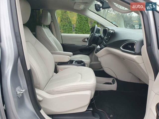 Серый Крайслер Пасифик, объемом двигателя 3.6 л и пробегом 85 тыс. км за 18999 $, фото 37 на Automoto.ua