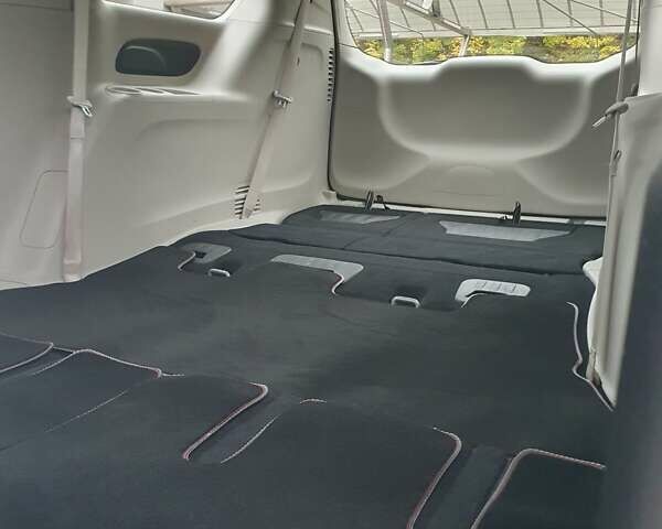 Серый Крайслер Пасифик, объемом двигателя 3.6 л и пробегом 85 тыс. км за 18999 $, фото 55 на Automoto.ua