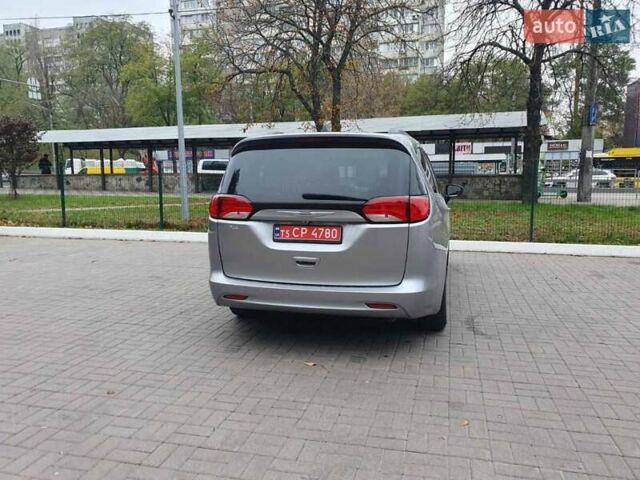 Серый Крайслер Пасифик, объемом двигателя 3.6 л и пробегом 85 тыс. км за 18999 $, фото 8 на Automoto.ua