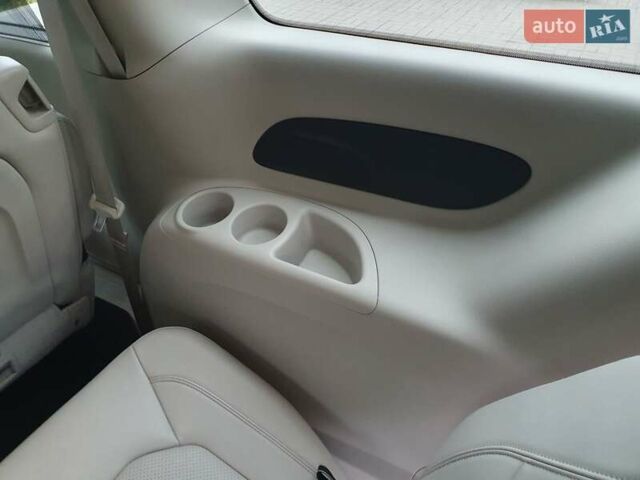 Серый Крайслер Пасифик, объемом двигателя 3.6 л и пробегом 85 тыс. км за 18999 $, фото 61 на Automoto.ua